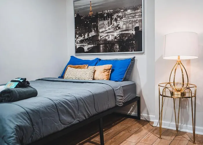 Downtown Studio, Skyline View, Walk To Attractions
